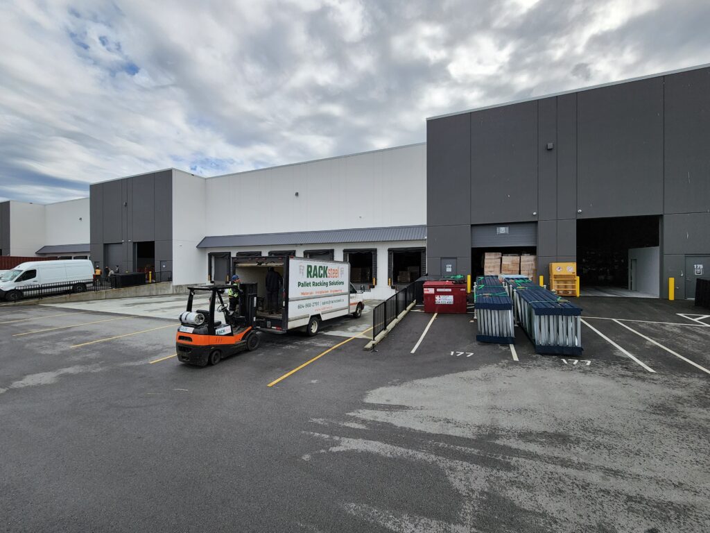 SELECTIVE PALLET RACKING