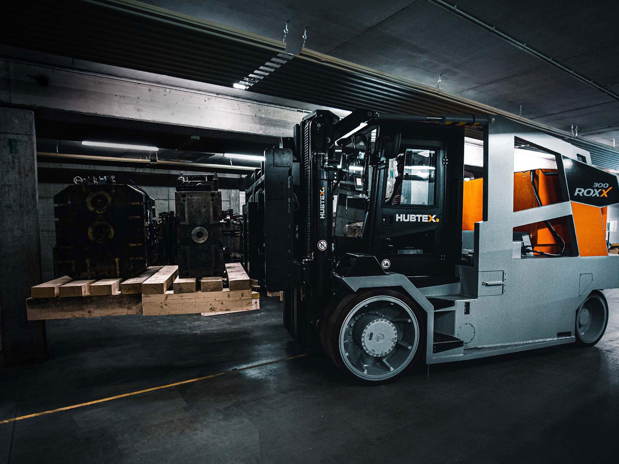 Electric Heavy Duty Compact Forklift